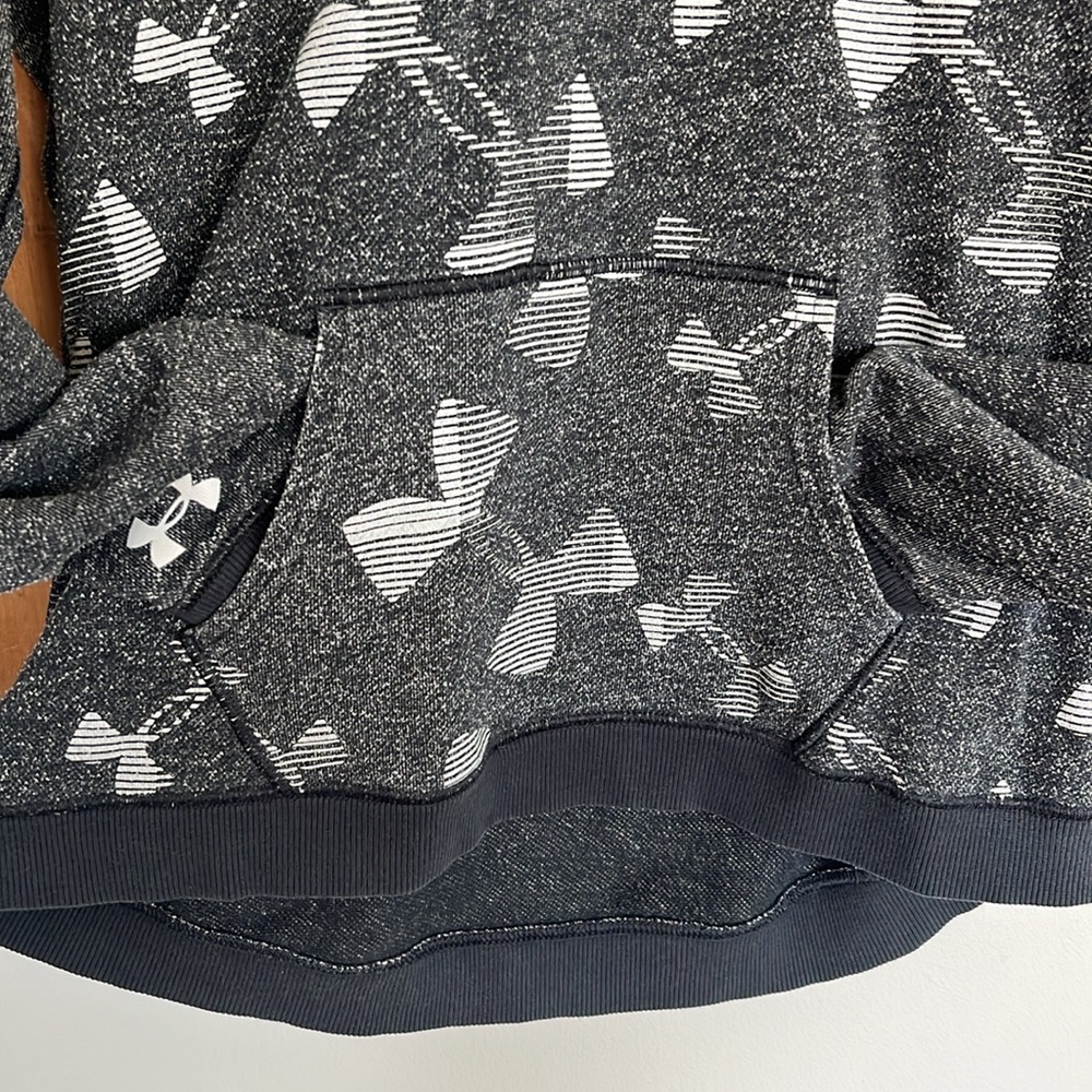 Under Armour All Season Gear Hoodie Size YXL - Picture 3 of 4